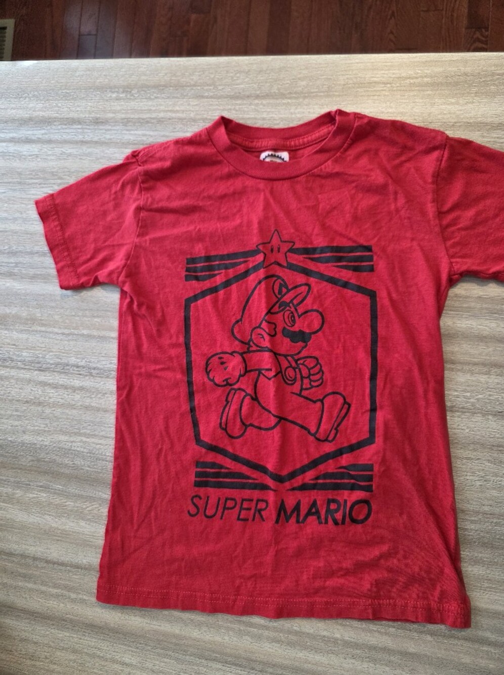 Nintendo Super Mario Red Boys Sz M Graphic Tee